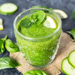 Glorious Skin (cucumber, celery, spinach, apple, mint, ginger, lemon)